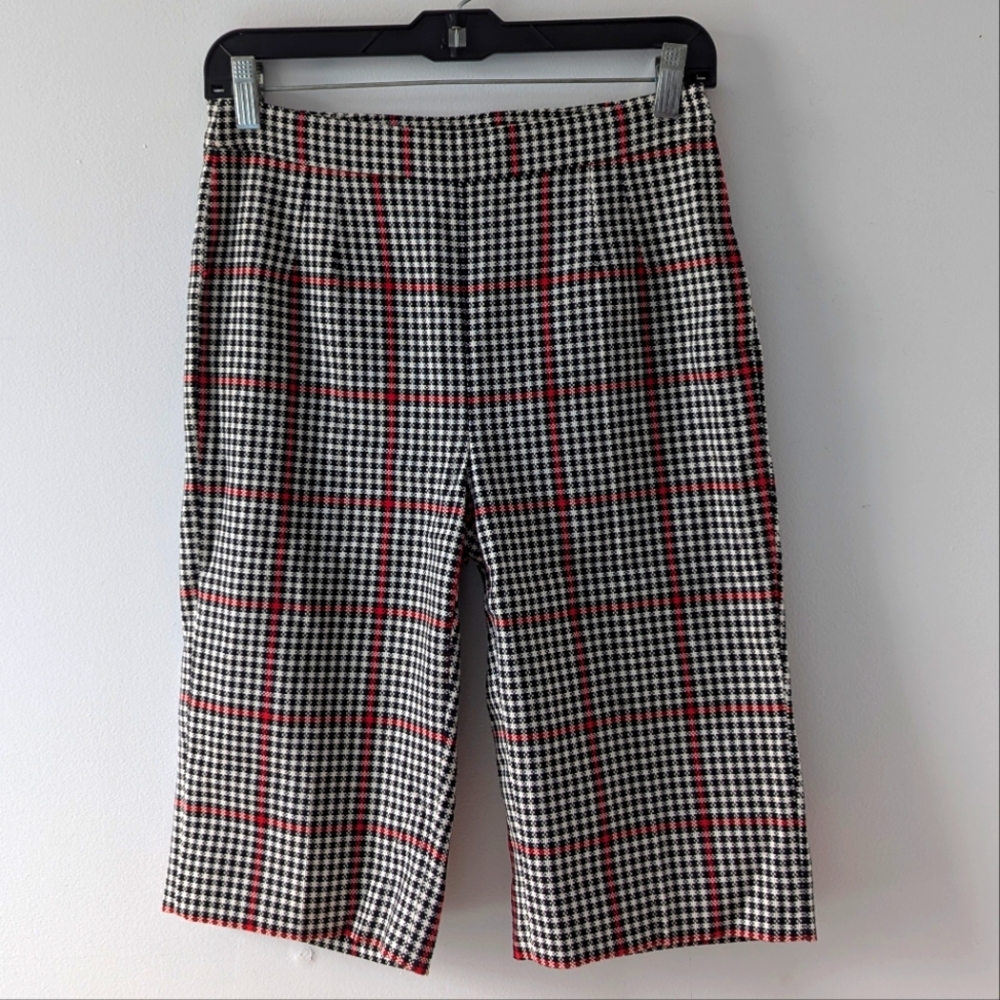 Dolce & Gabbana—Black, White & Red High-Waist Plaid Shorts, US 2